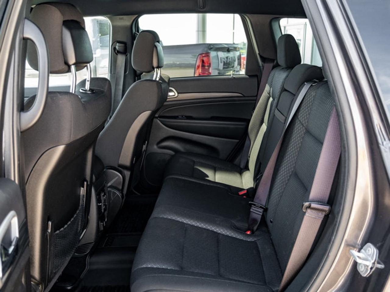 2021 Jeep Grand Cherokee Laredo Photo