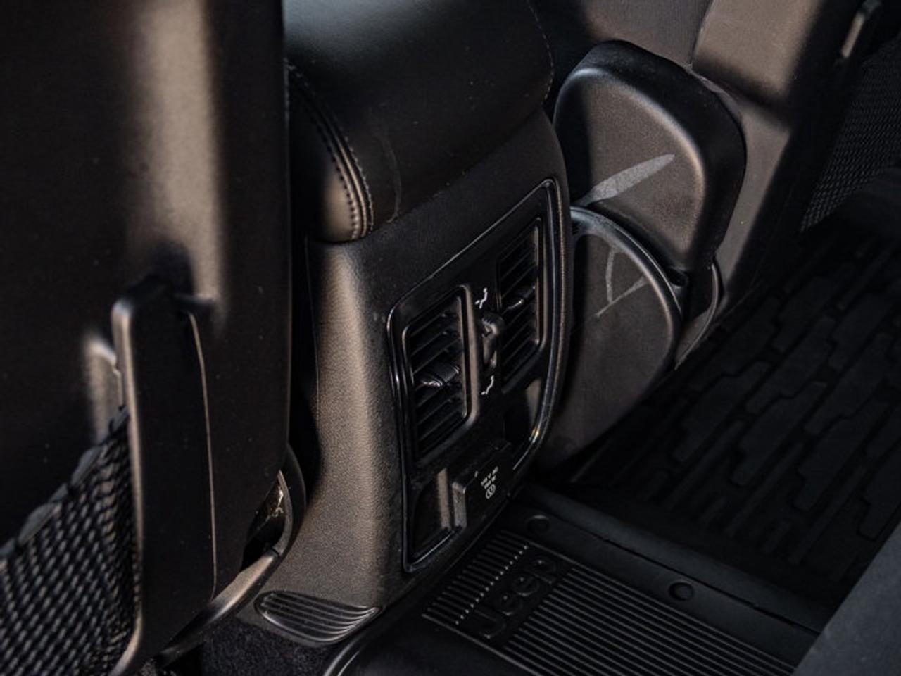 2021 Jeep Grand Cherokee Laredo Photo