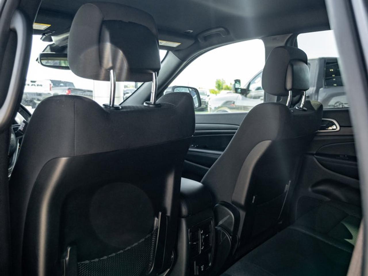 2021 Jeep Grand Cherokee Laredo Photo