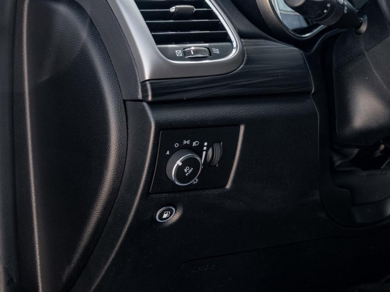 2021 Jeep Grand Cherokee Laredo Photo