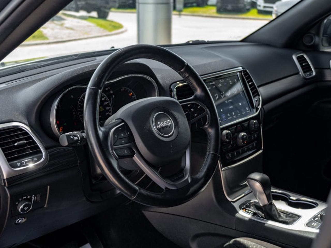 2021 Jeep Grand Cherokee Laredo Photo