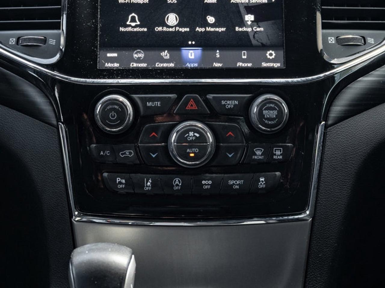 2021 Jeep Grand Cherokee Laredo Photo