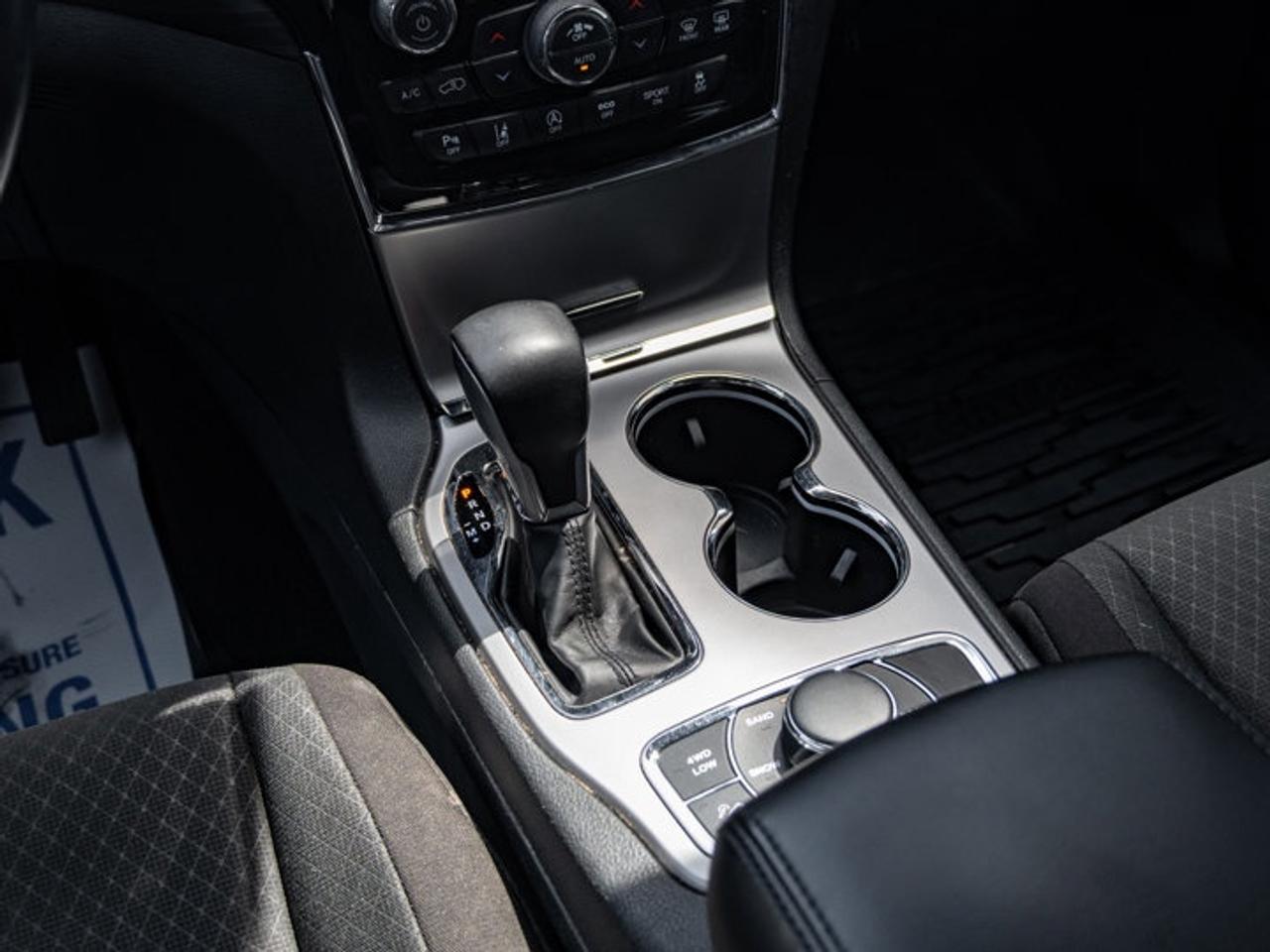 2021 Jeep Grand Cherokee Laredo Photo