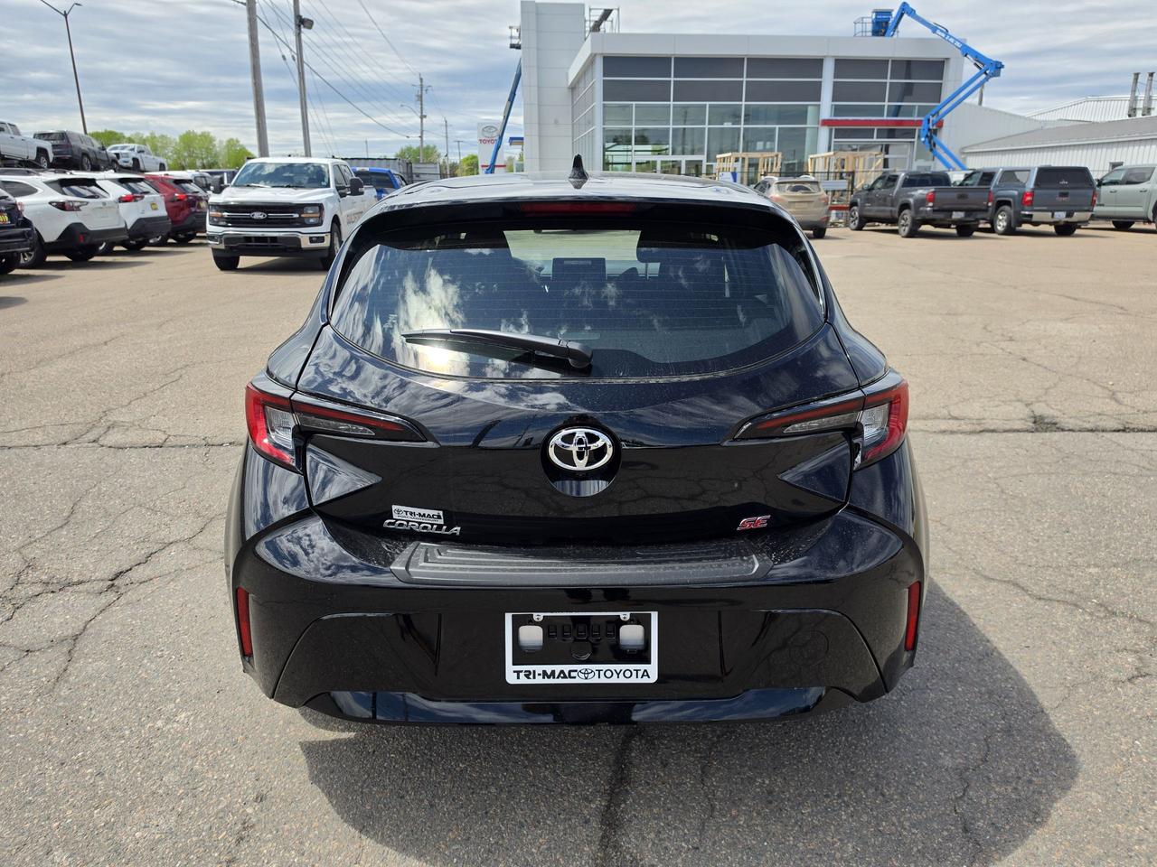 2026 Toyota Corolla SE Upgrade Photo3