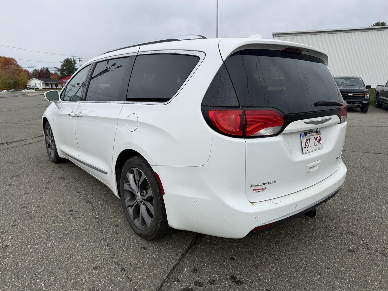 2018 Chrysler Limited 2WD USED Photo3