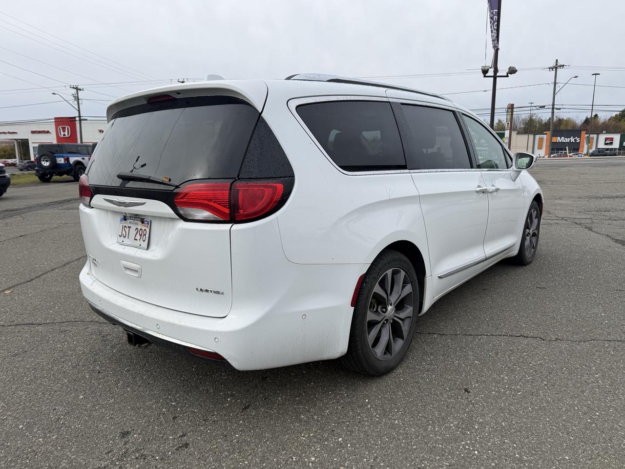 2018 Chrysler Limited 2WD USED Photo2