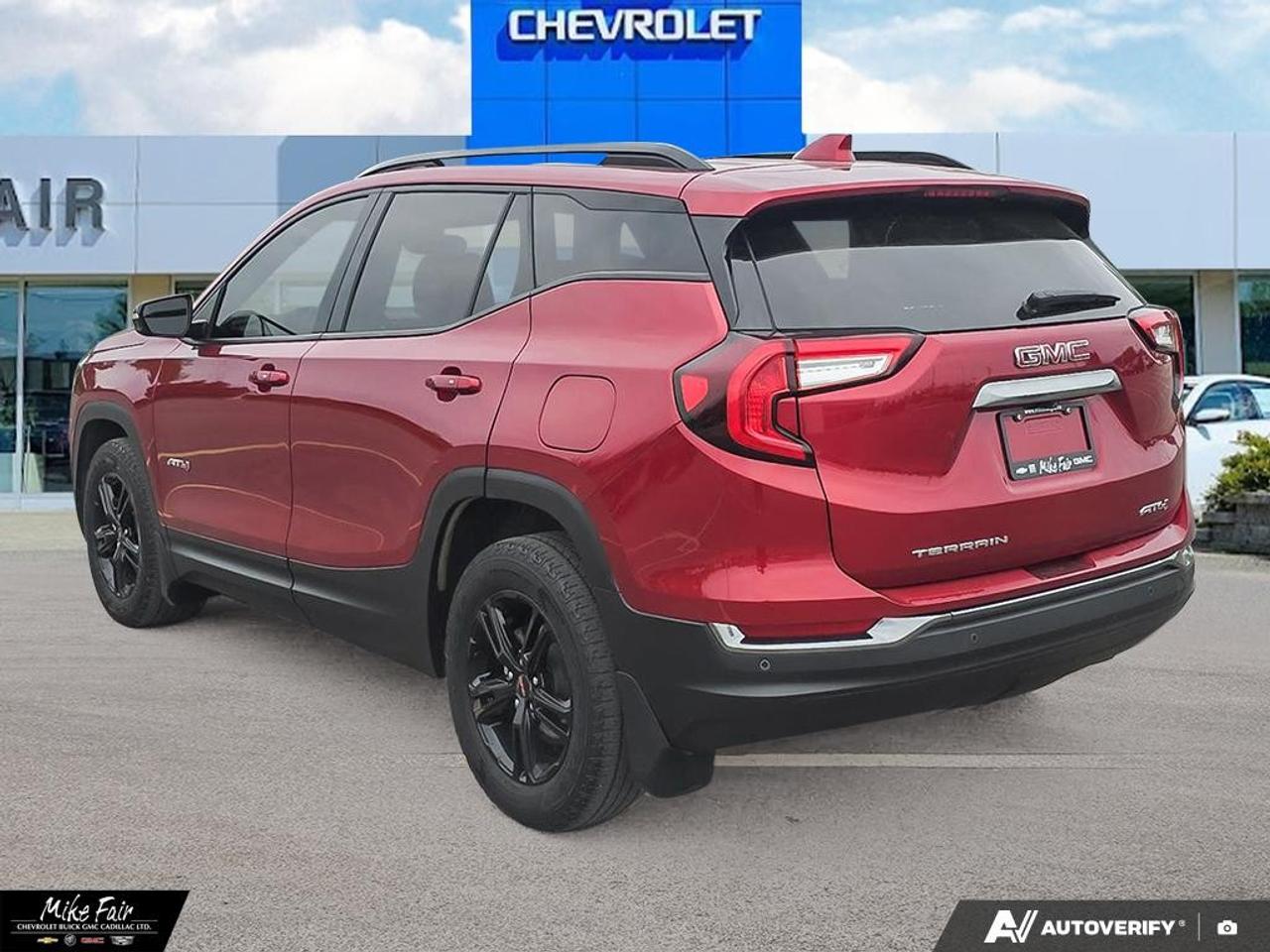 2023 GMC Terrain AWD AT4 Photo3