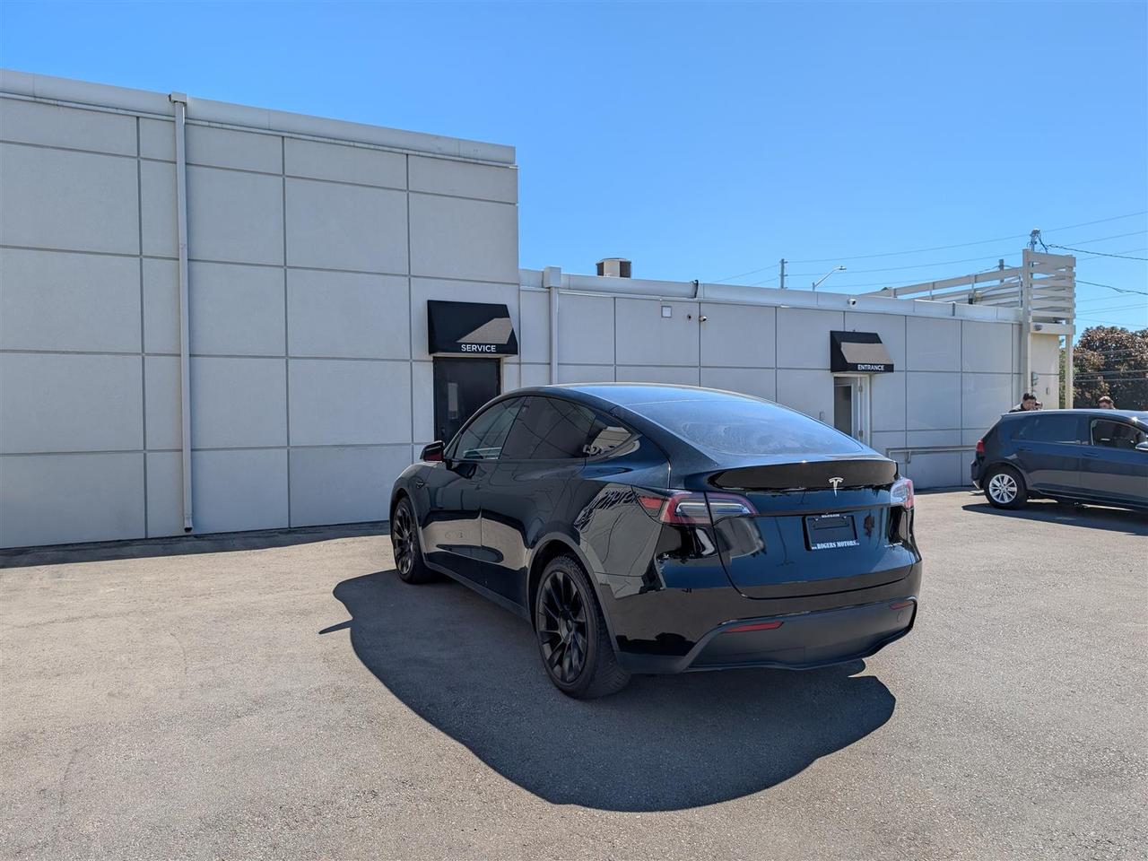 2023 Tesla Model Y LONG RANGE AWD - DUAL MOTOR Photo