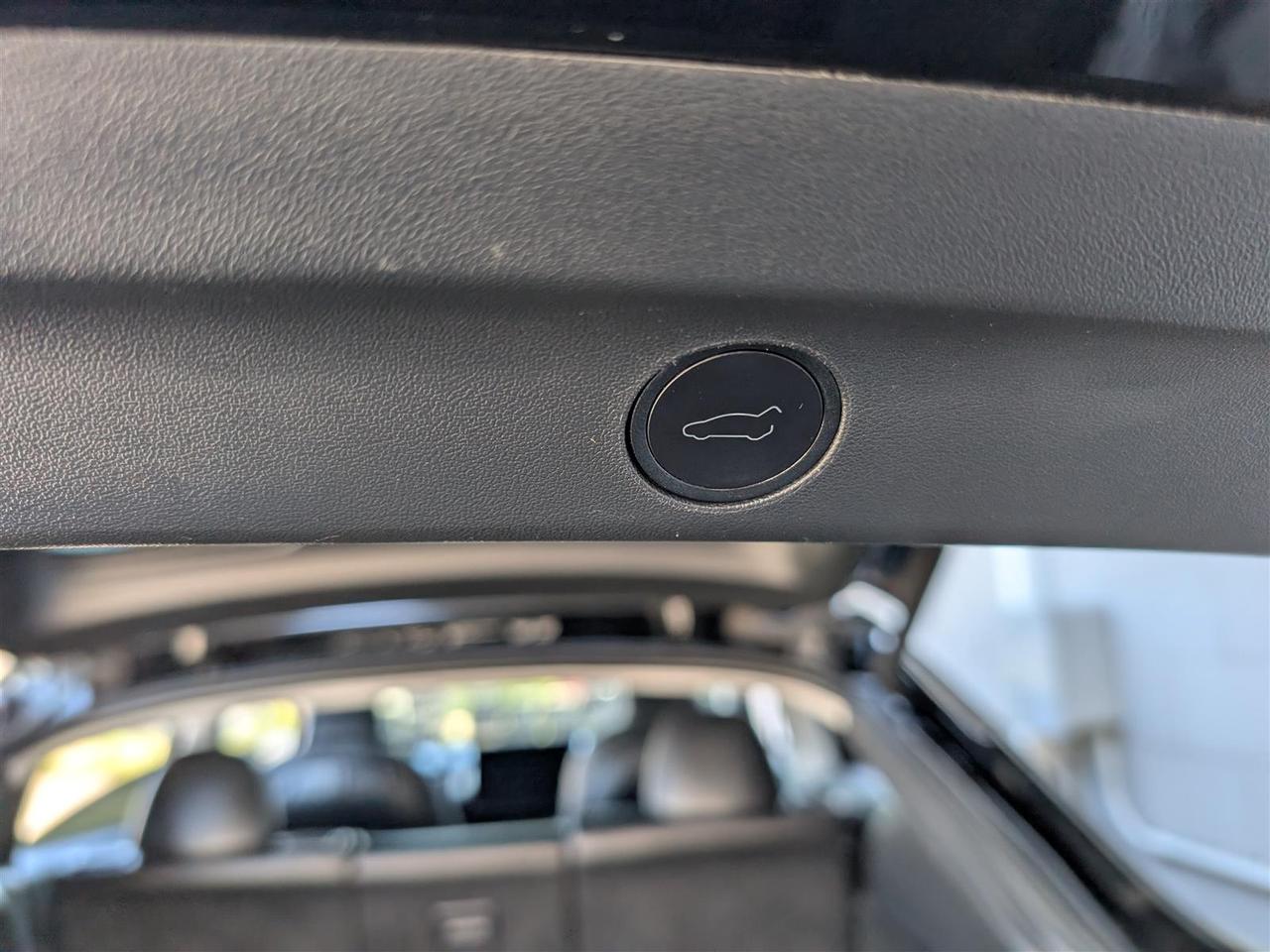 2023 Tesla Model Y LONG RANGE AWD - DUAL MOTOR Photo