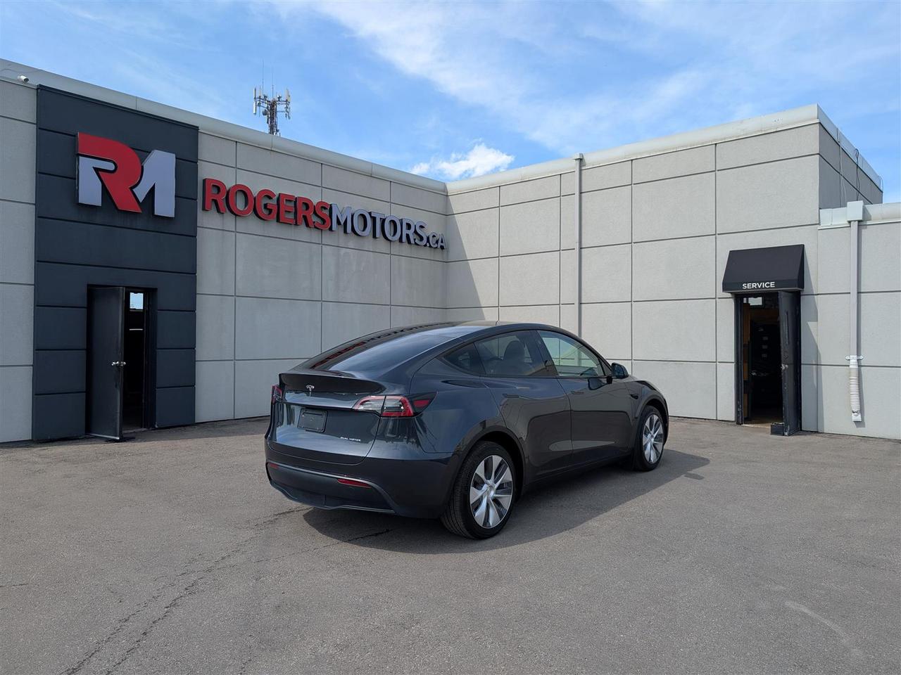 2024 Tesla Model Y LONG RANGE AWD - WHITE INTERIOR - DUAL MOTOR Photo