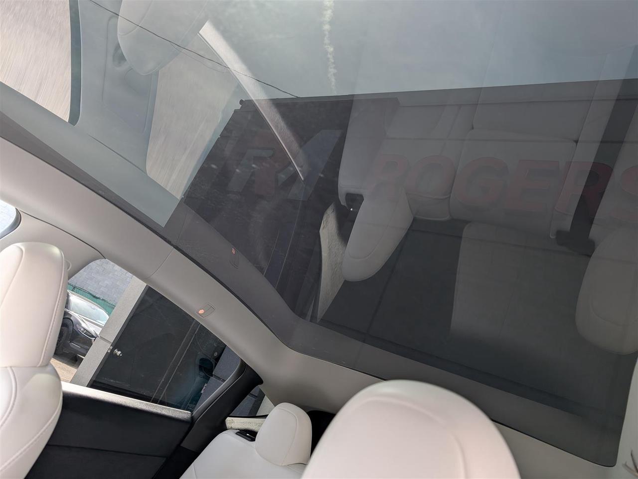 2024 Tesla Model Y LONG RANGE AWD - WHITE INTERIOR - DUAL MOTOR Photo