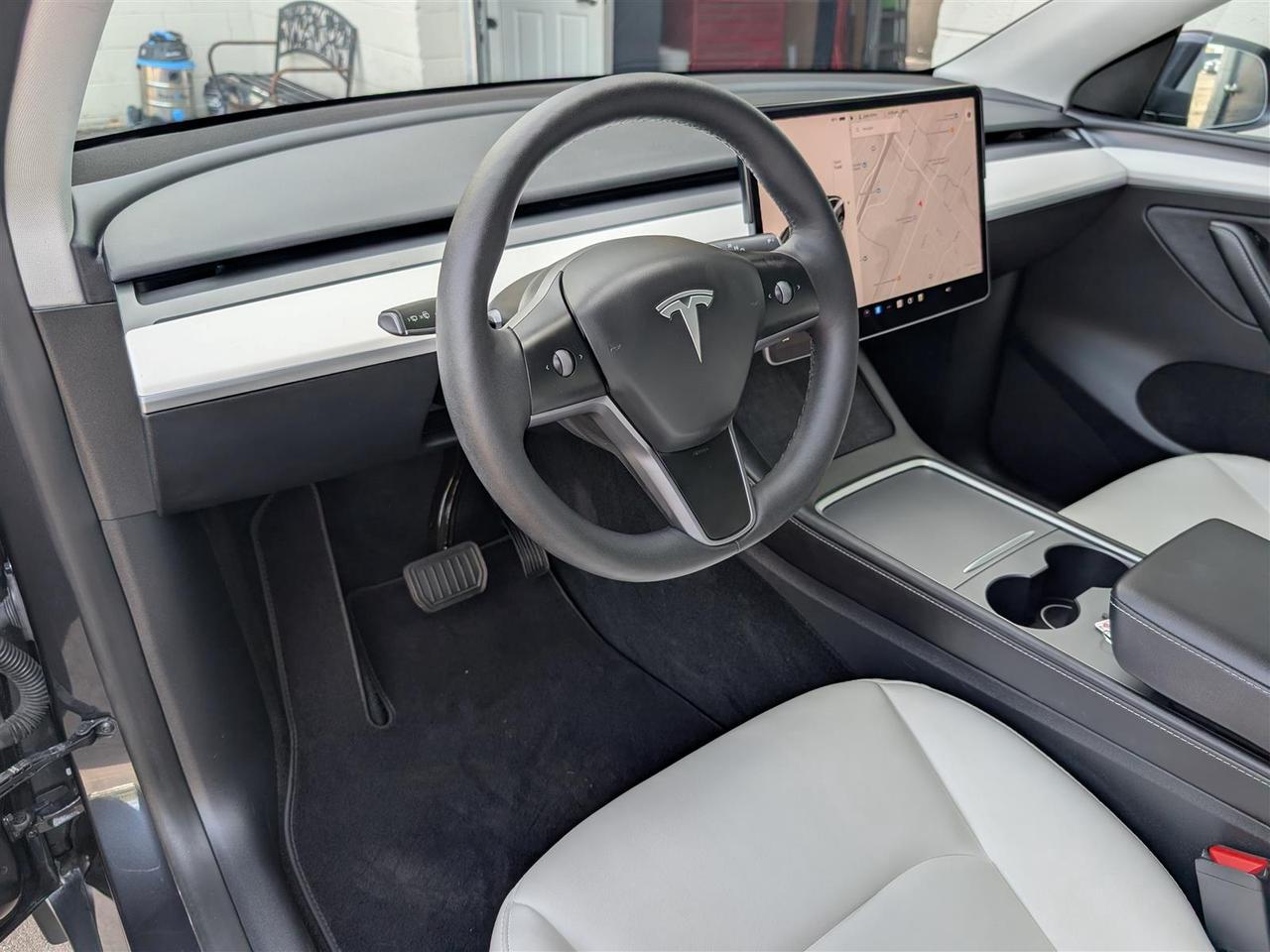 2024 Tesla Model Y LONG RANGE AWD - WHITE INTERIOR - DUAL MOTOR Photo