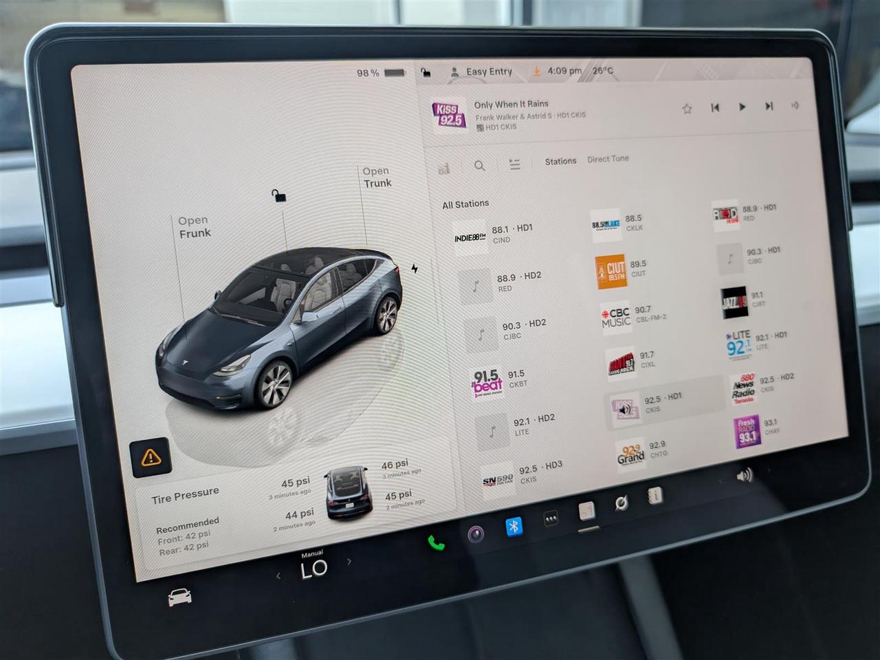 2024 Tesla Model Y LONG RANGE AWD - WHITE INTERIOR - DUAL MOTOR Photo