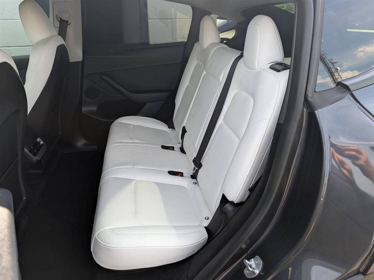 2024 Tesla Model Y LONG RANGE AWD - WHITE INTERIOR - DUAL MOTOR Photo