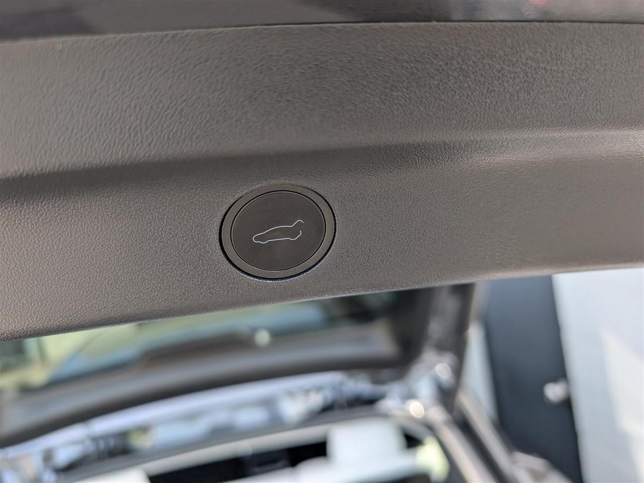 2024 Tesla Model Y LONG RANGE AWD - WHITE INTERIOR - DUAL MOTOR Photo
