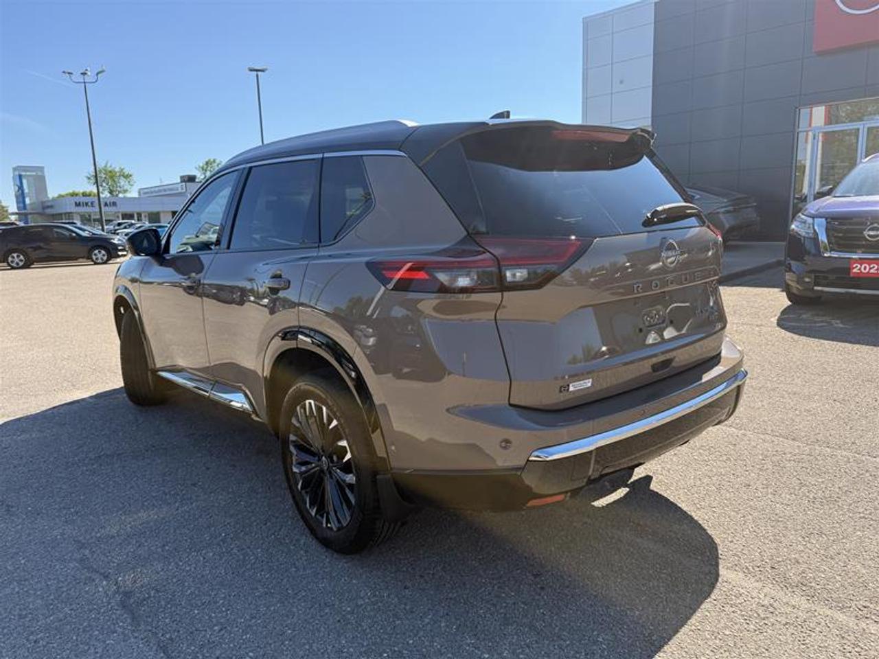 2024 Nissan Rogue AWD Platinum Photo
