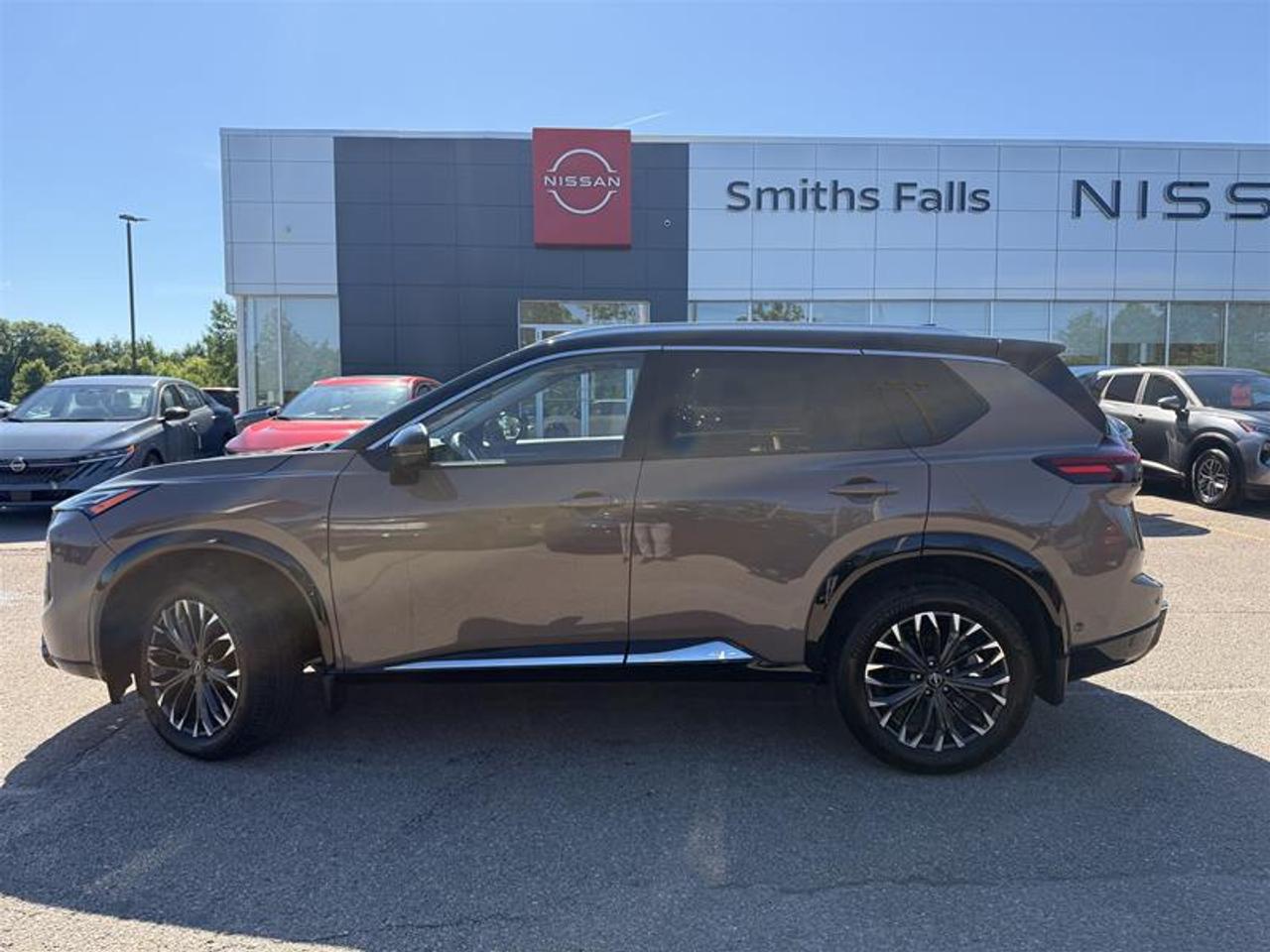 2024 Nissan Rogue AWD Platinum Photo