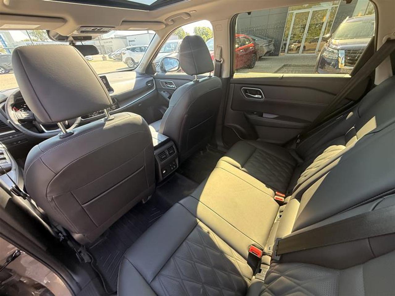 2024 Nissan Rogue AWD Platinum Photo