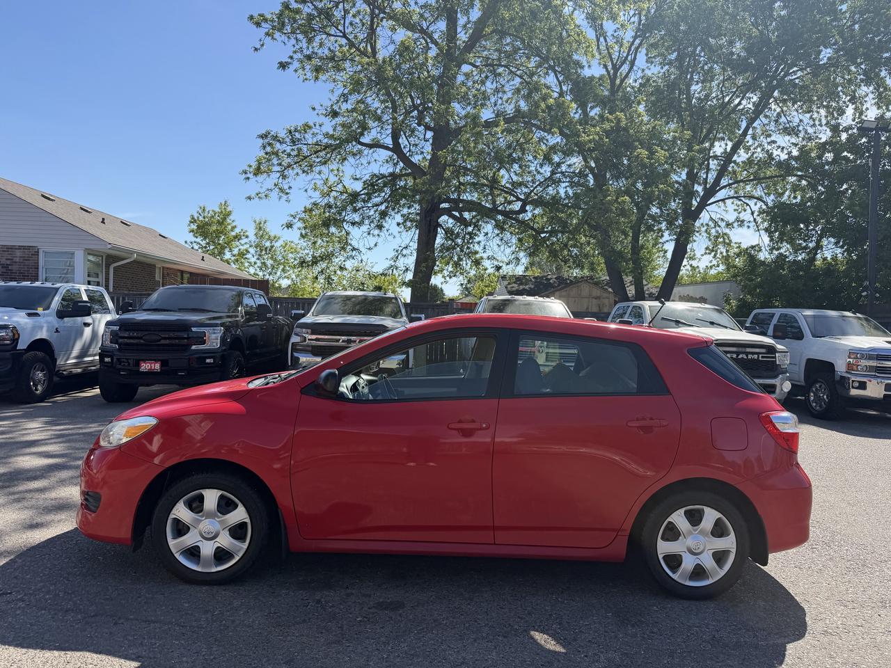 2010 Toyota Matrix Well Maintained Photo3