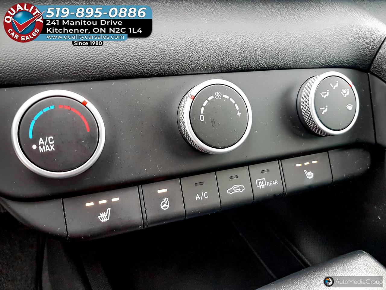 2023 Hyundai Elantra Preferred *HEATED SEATS* Photo
