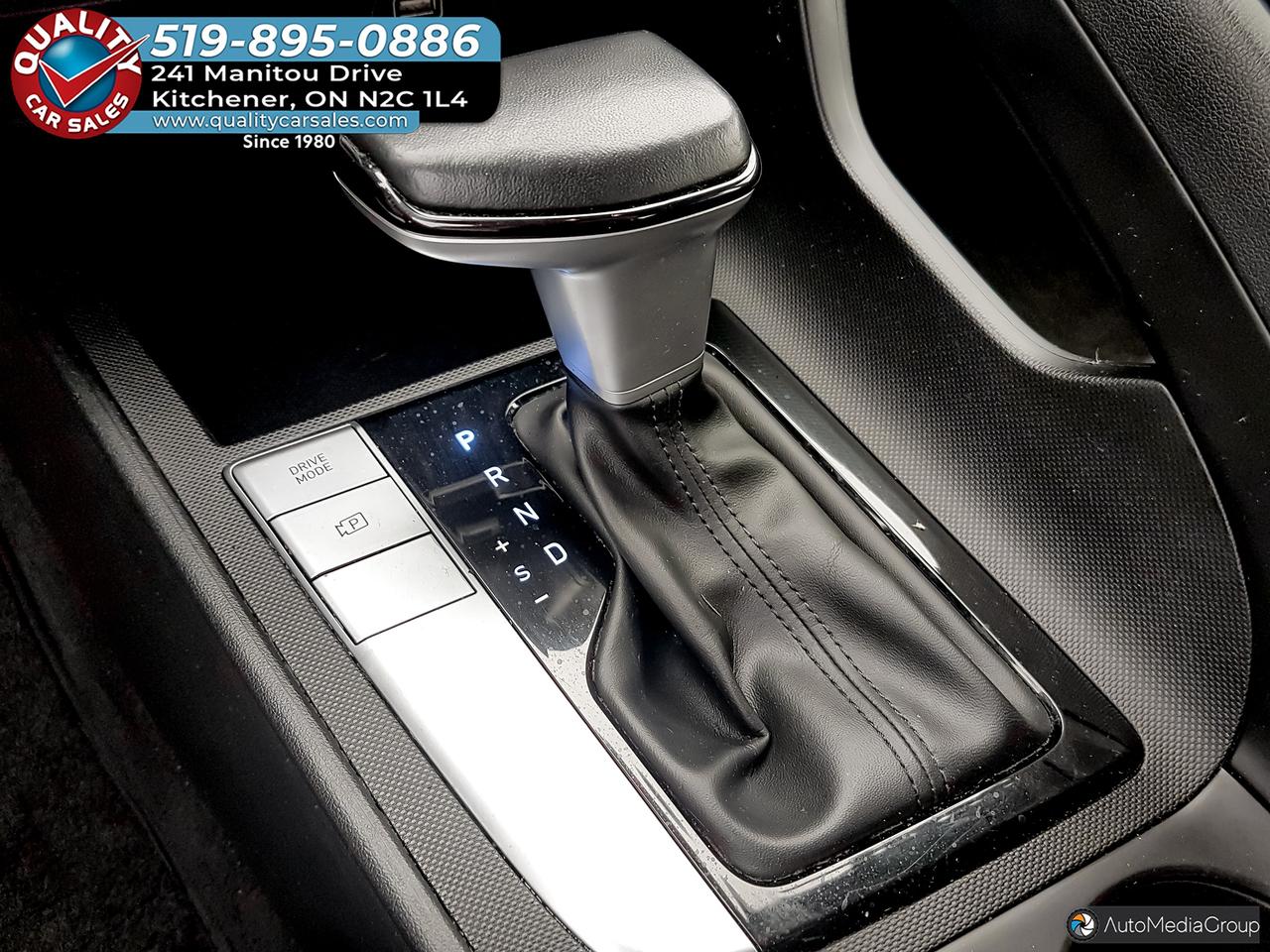 2023 Hyundai Elantra Preferred *HEATED SEATS* Photo