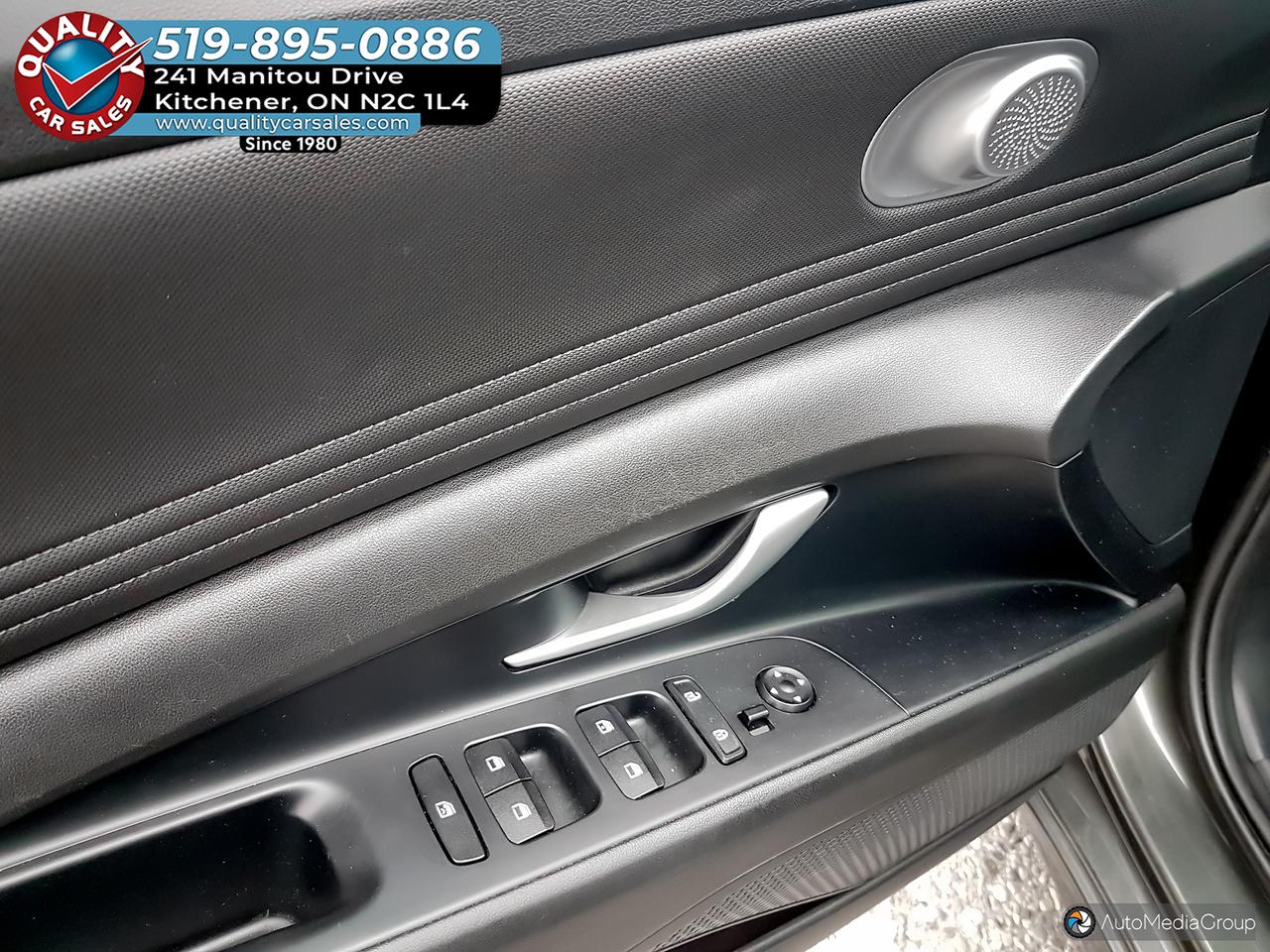 2023 Hyundai Elantra Preferred *HEATED SEATS* Photo