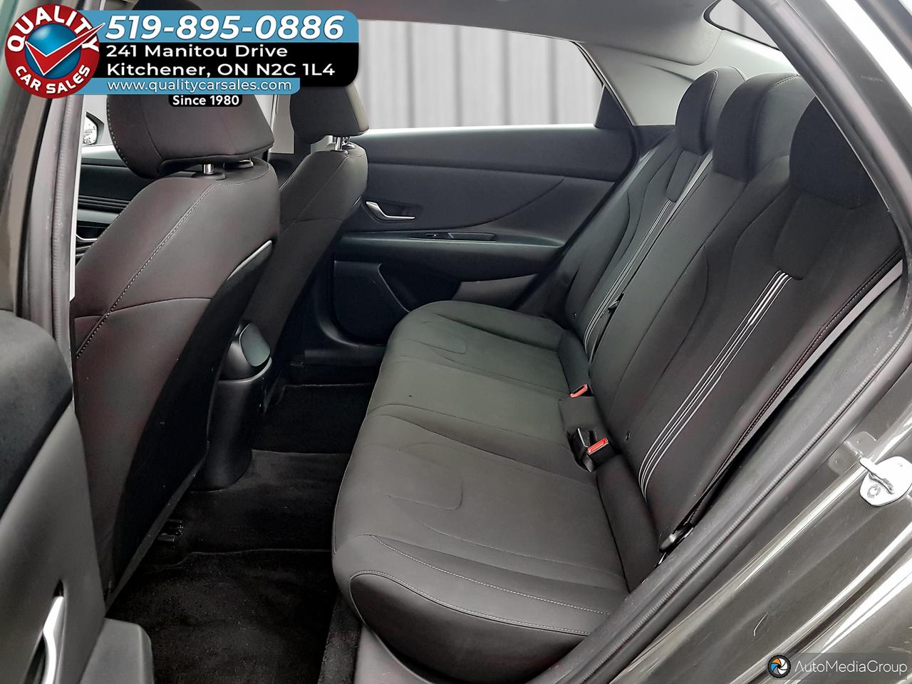 2023 Hyundai Elantra Preferred *HEATED SEATS* Photo