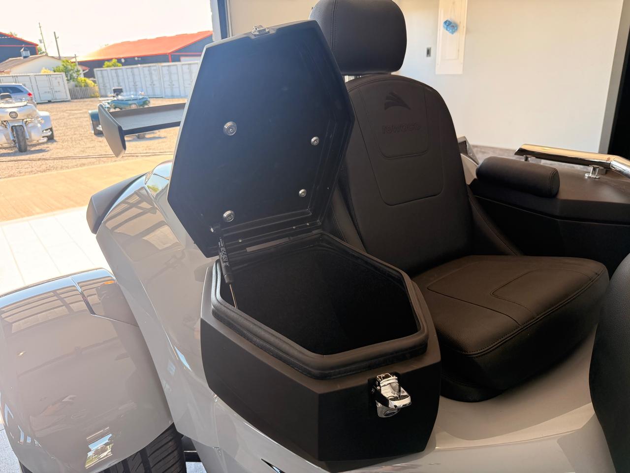 2026 Rewaco PUR3 GT EXPLORER Photo