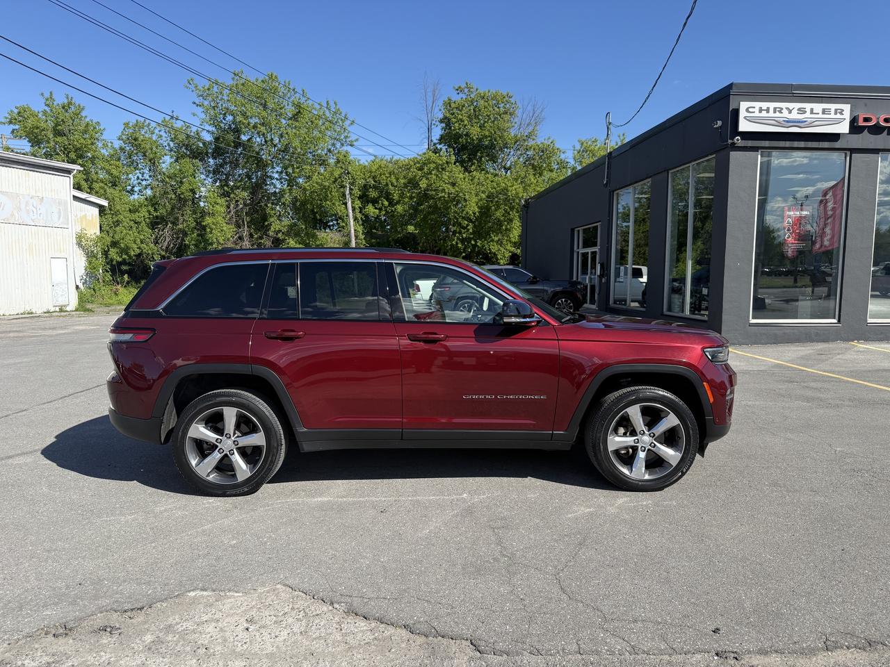 2022 Jeep Grand Cherokee Limited - Extended Warranty to 06/27 - Lux Tech II Photo