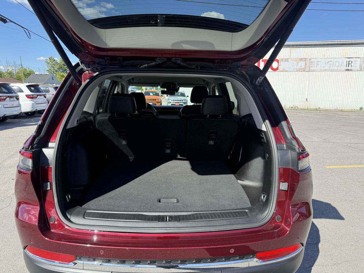 2022 Jeep Grand Cherokee Limited - Extended Warranty to 06/27 - Lux Tech II Photo