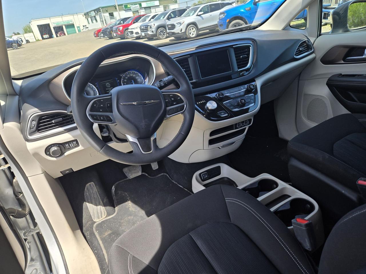 2024 Chrysler Grand Caravan SXT Photo