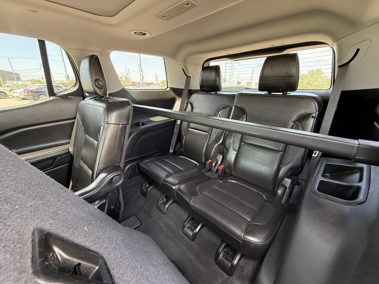 2017 GMC Acadia SLT2*6 Seater*LOADED*CLEAN CARFAX* Photo