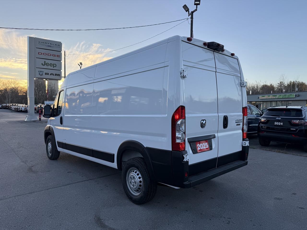 2025 RAM 2500 ProMaster PROMASTER 159" WB HIGH ROOF Photo2
