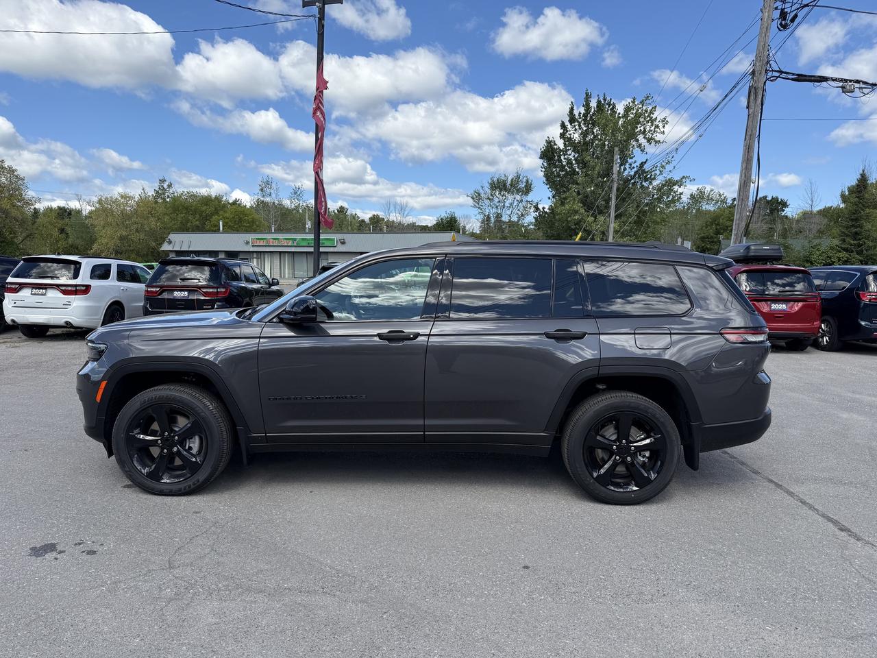 2025 Jeep Grand Cherokee L ALTITUDE 4X4 Photo
