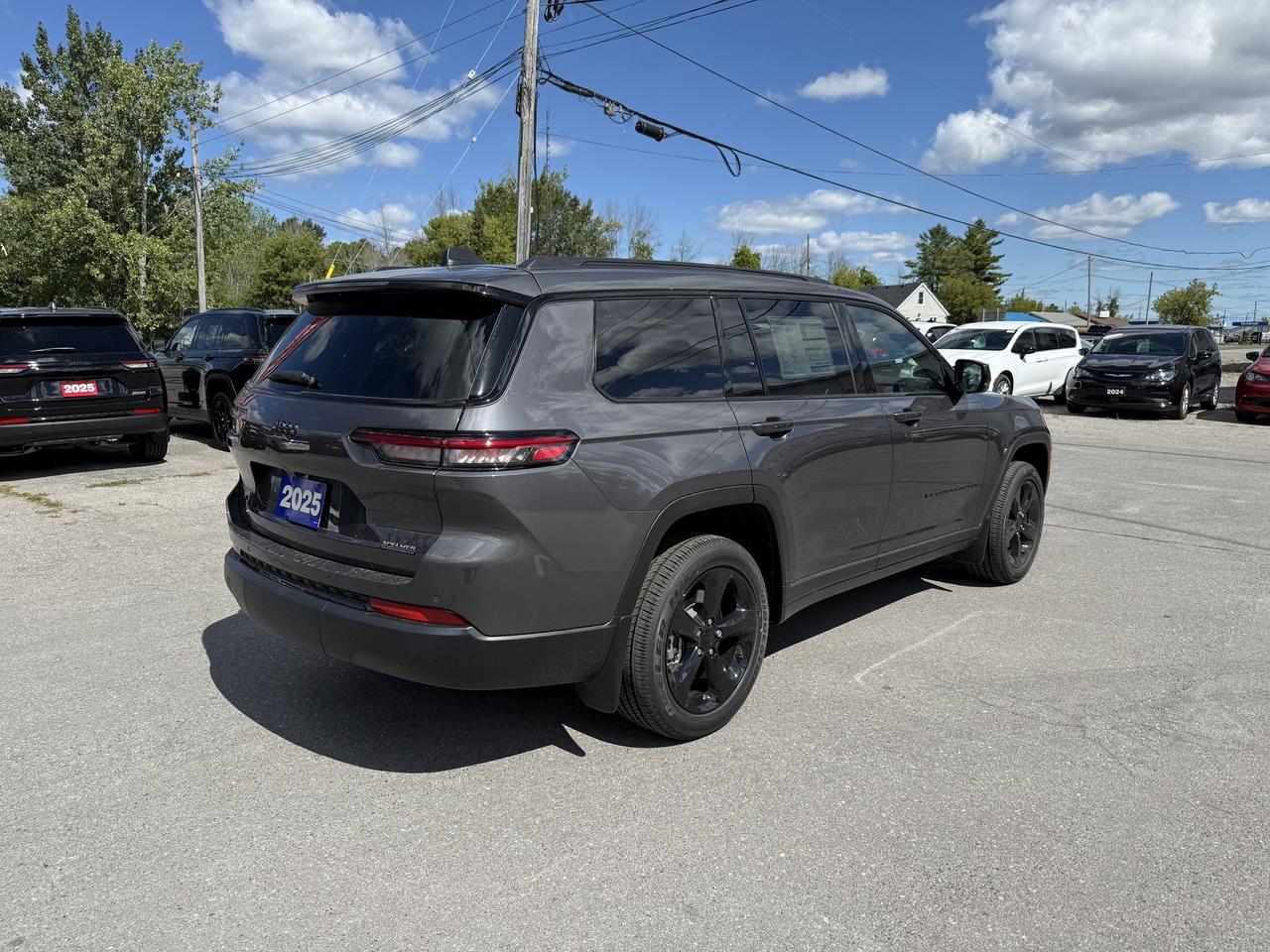 2025 Jeep Grand Cherokee L ALTITUDE 4X4 Photo
