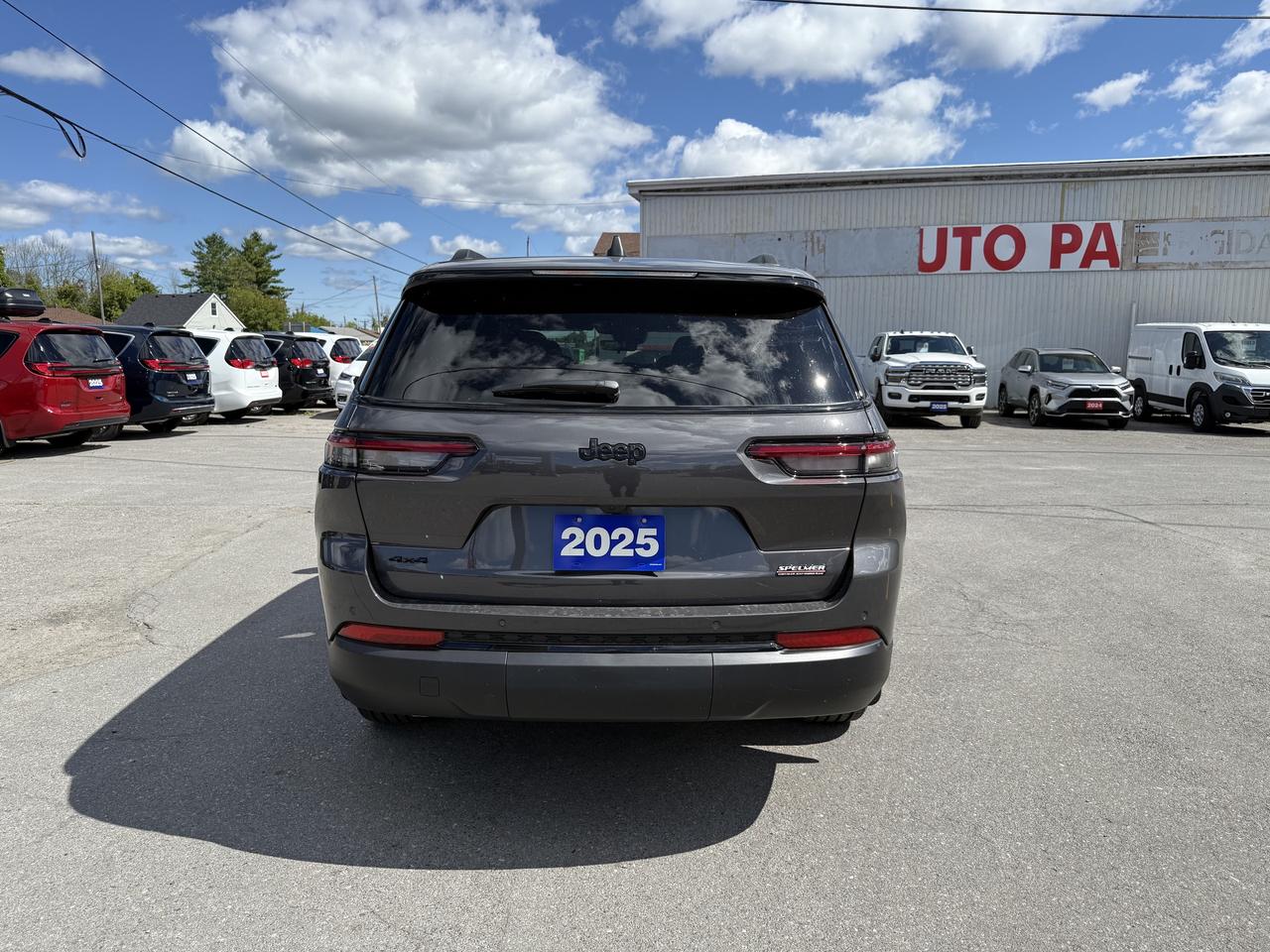 2025 Jeep Grand Cherokee L ALTITUDE 4X4 Photo