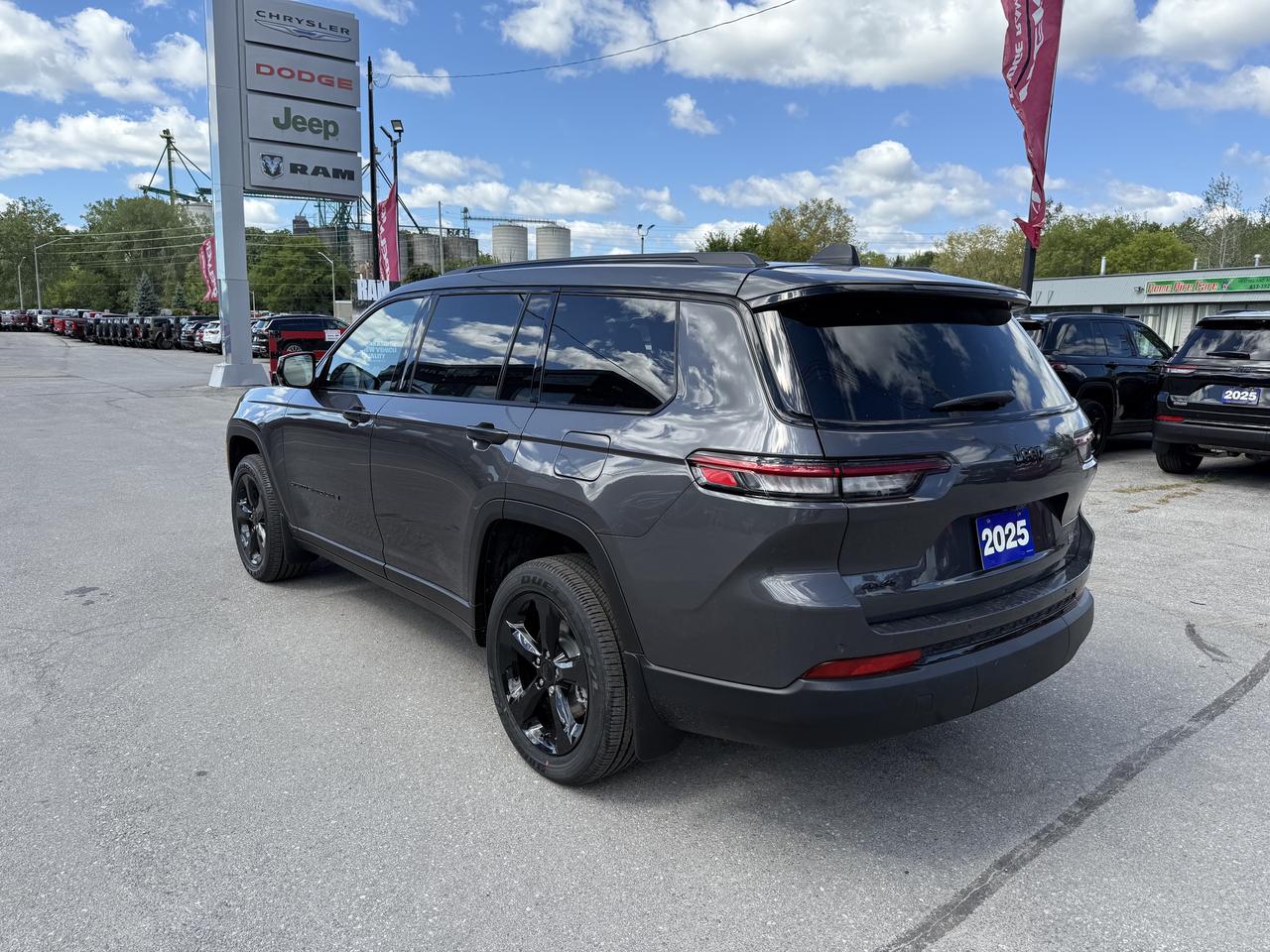 2025 Jeep Grand Cherokee L ALTITUDE 4X4 Photo2