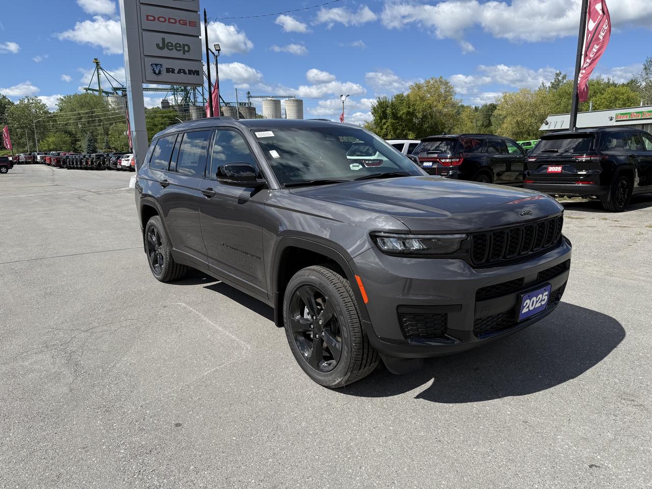 2025 Jeep Grand Cherokee L ALTITUDE 4X4 Photo