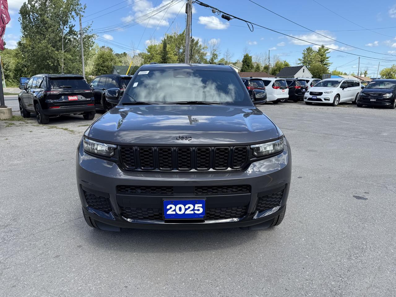 2025 Jeep Grand Cherokee L ALTITUDE 4X4 Photo