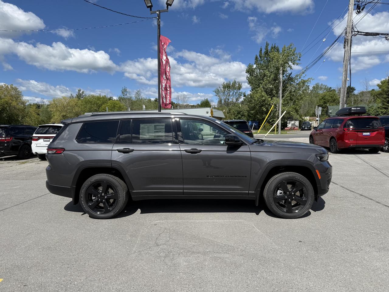 2025 Jeep Grand Cherokee L ALTITUDE 4X4 Photo