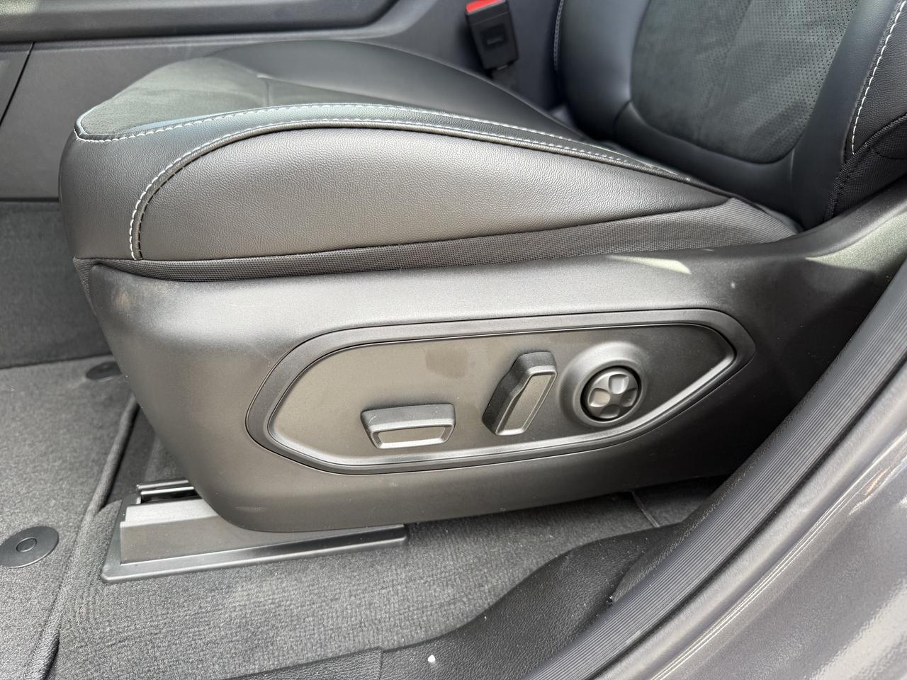 2025 Jeep Grand Cherokee L ALTITUDE 4X4 Photo