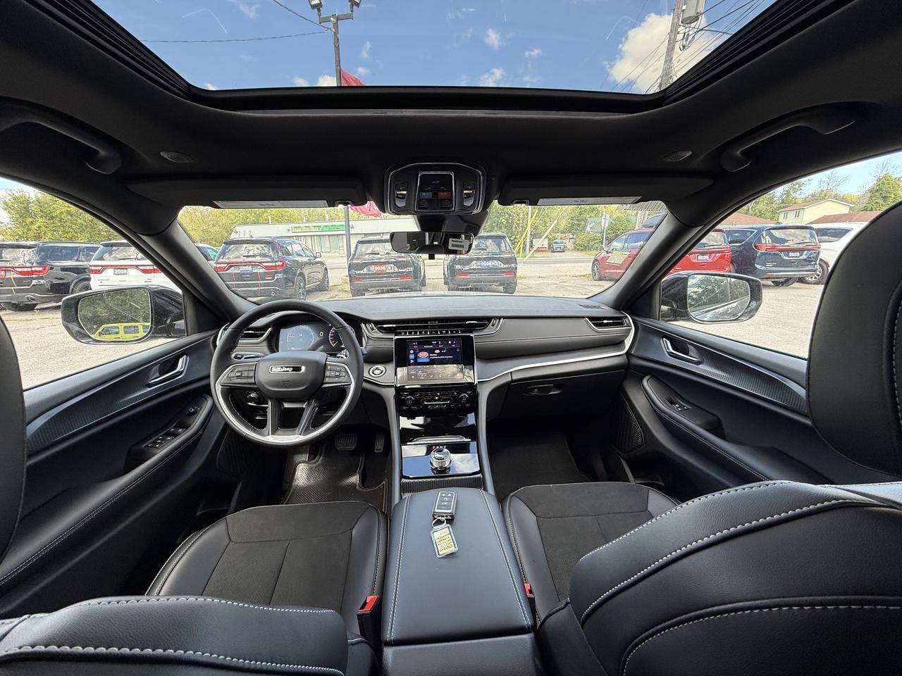 2025 Jeep Grand Cherokee L ALTITUDE 4X4 Photo