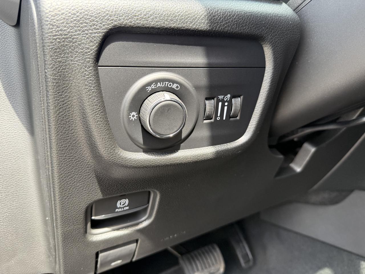 2025 Jeep Grand Cherokee L ALTITUDE 4X4 Photo