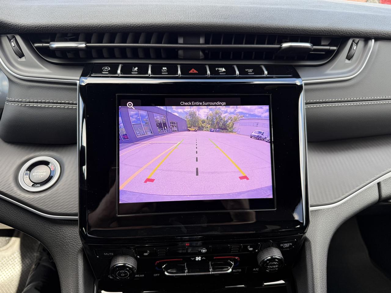 2025 Jeep Grand Cherokee L ALTITUDE 4X4 Photo
