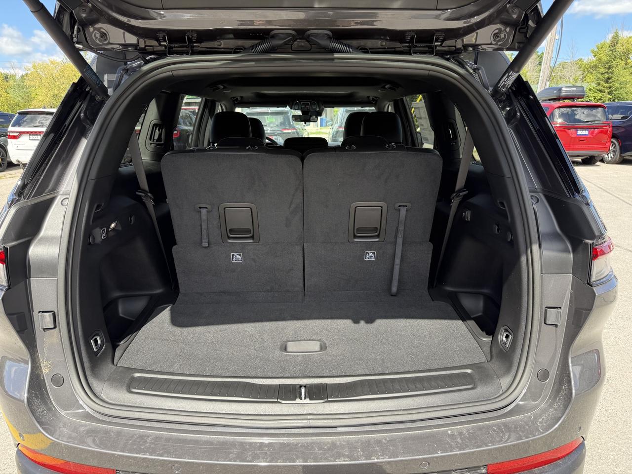 2025 Jeep Grand Cherokee L ALTITUDE 4X4 Photo