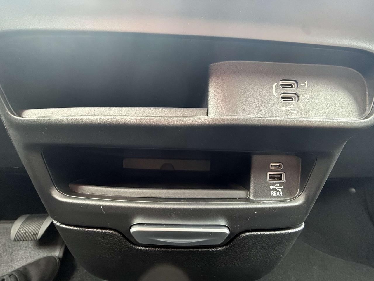 2026 Chrysler Pacifica 100th Anniversary AWD Photo