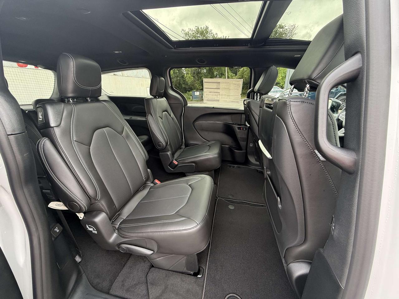 2026 Chrysler Pacifica 100th Anniversary AWD Photo