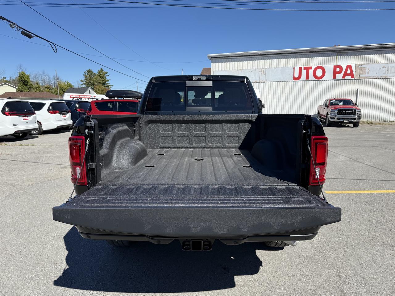 2026 RAM 3500 Big Horn Night Edition Crew Cab 4X4 Photo4