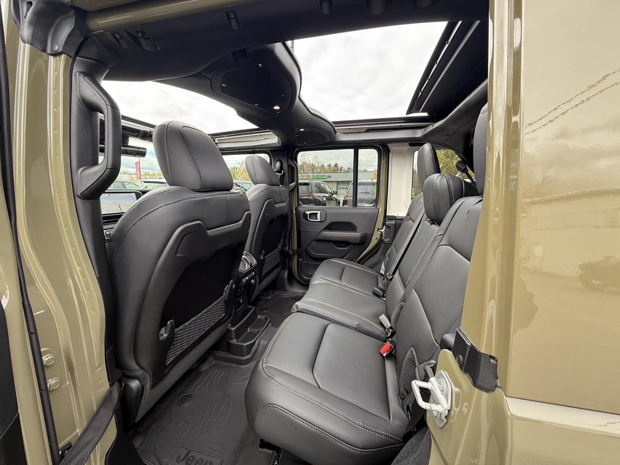 2026 Jeep Wrangler Sahara 4X4 4 Door - Sky Top! Photo