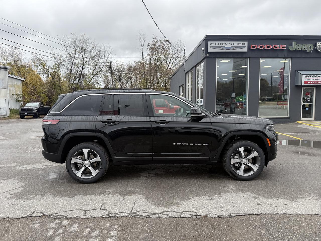 2025 Jeep Grand Cherokee LIMITED 4X4 Photo